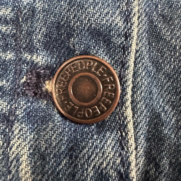 Free People FP We The free Women’s Knit Hoodie Distressed Denim Jacket Navy Sz S - Picture 8 of 17